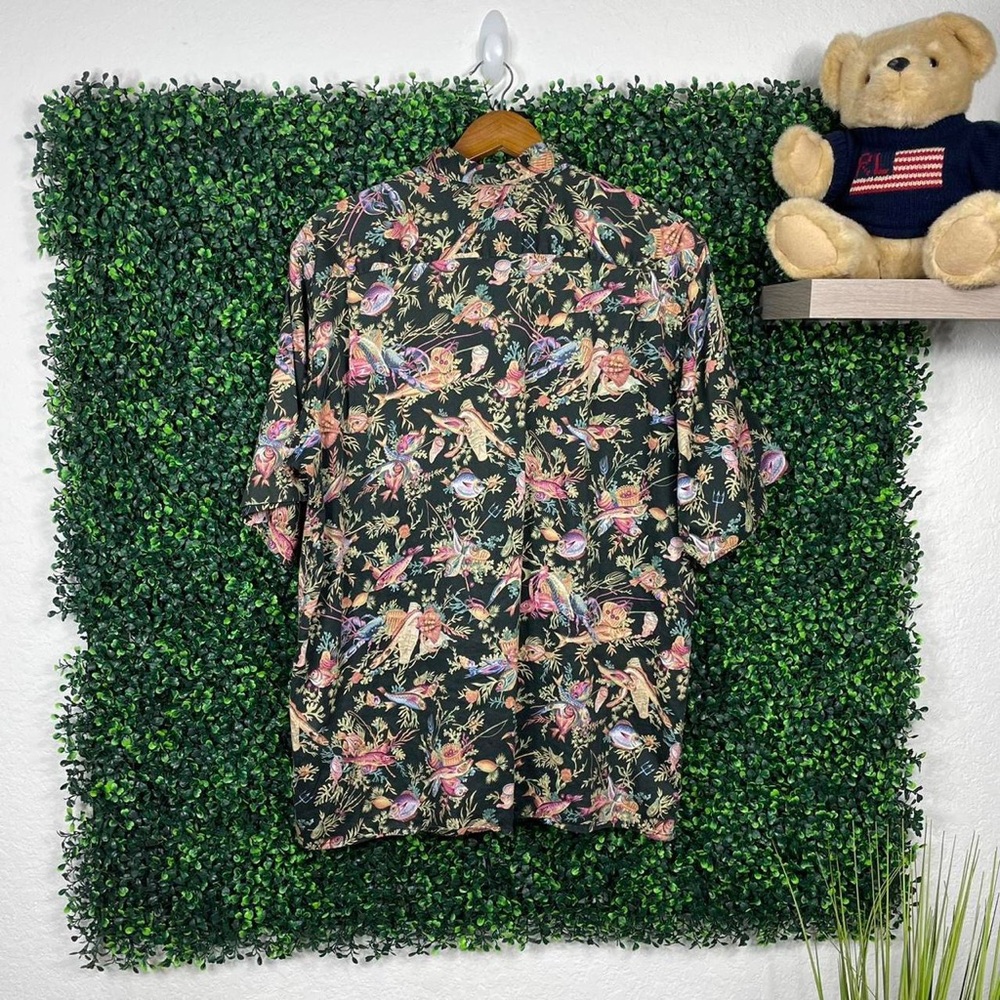Vintage Graphic Hawaiian Style / Button Up T-shirt - Picture 3 of 5